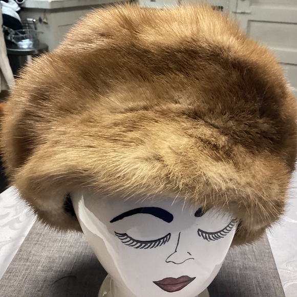 NEWS BOY FUR HAT. VERY UNIQUE. - Picture 1 of 7